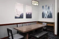 Club Wyndham Glacier Canyon Hotels in Lake Delton