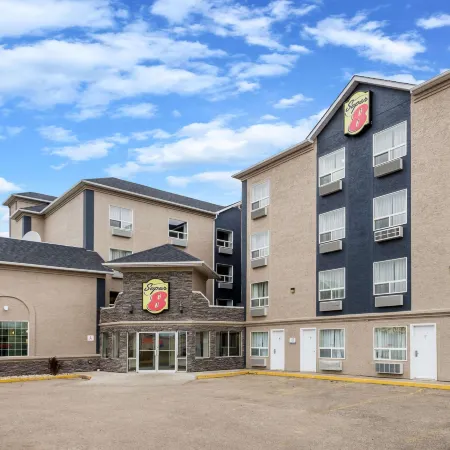 Super 8 by Wyndham Grande Prairie