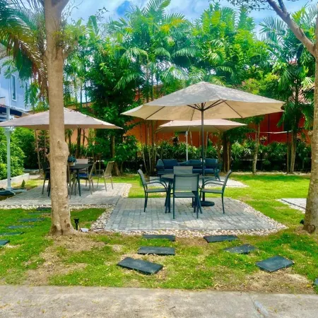 Hill Myna Holiday Park & Cafe