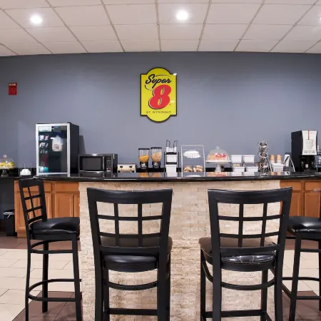 Super 8 by Wyndham Garysburg/Roanoke Rapids