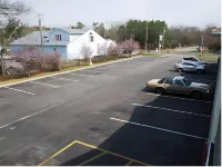 Atrium Inn & Suites - parking