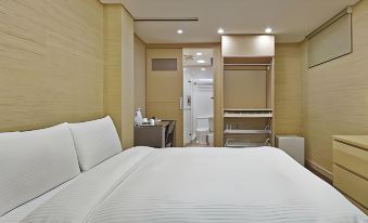 Shihlin Service Apartment