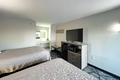 Super 8 by Wyndham Sulphur South Hotels in Sulphur