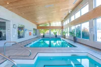 Sandman Signature Kamloops Hotel - Pools