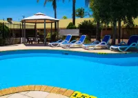 Pinjarra Resort - Pools