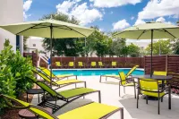 SpringHill Suites Miami Doral - Rooftop Pools