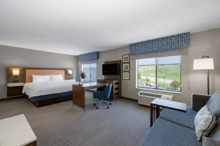 Hampton Inn & Suites Casper Отели рядом с достопримечательностью «Casper Events Center»