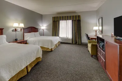 Hampton Inn & Suites Indianapolis-Airport Hotels in Indianapolis