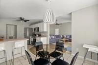 Huge Monthly Discount SunnySide House with Pool and Golf Cart