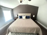 Bucolic views, spacious great room, short walk to center of town!