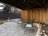 Ski & Hiking l Summer Pool l King Beds l Large Apartment l Mountain Views Hotels in Sandy