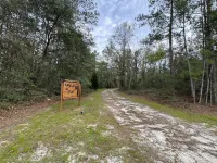 Private Retreat on 21 Acres Close to  Spirit of the Suwannee Hotels in Suwannee County