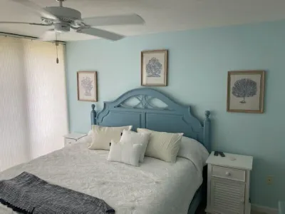 Hidden Sandy cove walking distance  to village Hotels near Siesta Key