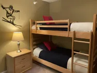 Okemo Ski in-Ski out @ Winterplace, 3 bdr, 2 ba Condo with Pool, Hot Tub, W/D