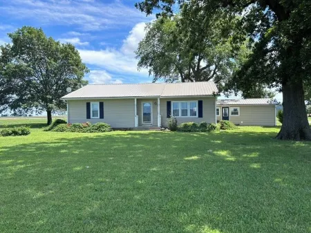 Quiet Country Ranch/Hunters Welcome/Peaceful ranch home with plenty of room Отели в г. Allen County