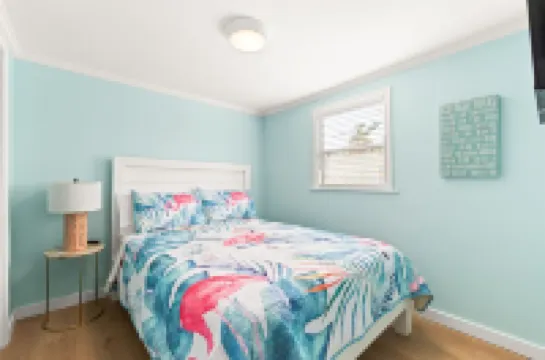 Fun cottage in a fantastic Gulf Shores location!  Close to the beach!