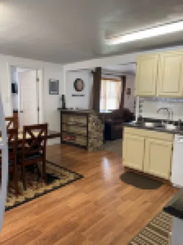 Mama Bear Cottage (Downtown Cody)