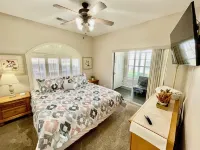 Gracie's Getaway - 4 King Bedrooms w /4 Ensuite Baths! Sleeps 13!!