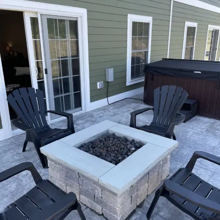 Village Retreat, New Condo Loaded with Amenities Hot Tub, Fire Pit, Game Room