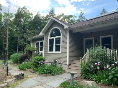 Secluded  family retreat within minutes of Woodstock village Hotels near Saugerties Marina