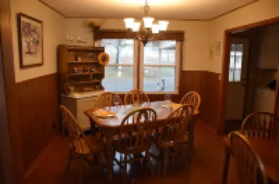 Kentucky Lake Waterfront Home, dock, 4 large BR, new kitchen in 2019