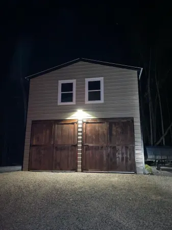 Steel Cabin • Mt. Views • Privacy • Near Downtown