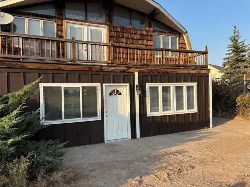 High Plains Getaway 4-bedroom 2 full bath in Laramie.