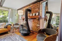 5BD/2BA Cabin-Style Home in the Heart of Norwich, Close to Casinos