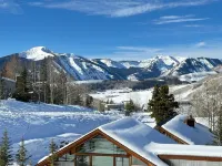 Ski-in, Quick Walk to Slopes with AMAZING VIEWS
