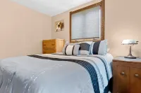 Beautiful Door County, Sturgeon Bay Home.  Fully Stocked