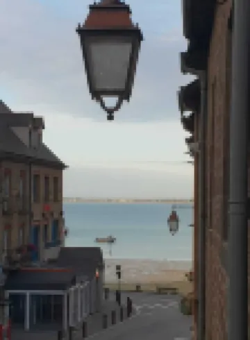 Apt T3 with garage, street of the port, Cancale, 50 m sea and harbor of Houle
