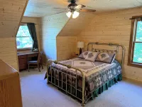 Large six-bedroom loghome w/ private boat ramp, dock, movie room and pool room. 温斯頓縣酒店