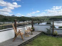 2 bed Apartment, Waterfront Views, 5 Mins From Shops & Restaurants