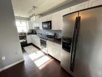 Renovated 2 Bedroom with King Bed, Pets Welcome, Washer & Dryer