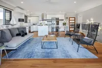 Luxurious 3 bedroom nature-inspired haven in Airlie Beach