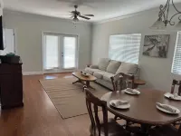 Southern Charm at Peacock Point Hotels in Thomas County