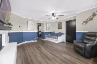 Magnolia "620"- Comfy King Size Bed, Kid Friendly, Over 70 Amenities Hotels in Chambersburg