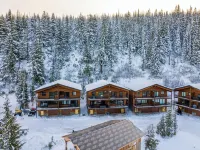 Luxury 4Br Chalet Near Schweitzer Mountain Resort – Hot Tub & Radiant Heat