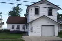 Lakefront Loft-Perfect Couples Getaway--Rent 3 Get 4th Free 10/1-12/20-Just Ask!