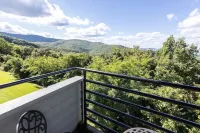 2 Bedroom Mountaintop Condo with Indoor and Outdoor Pools