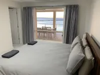 Beachside & Jetty View Apartment 1 (Admiral Apartment)