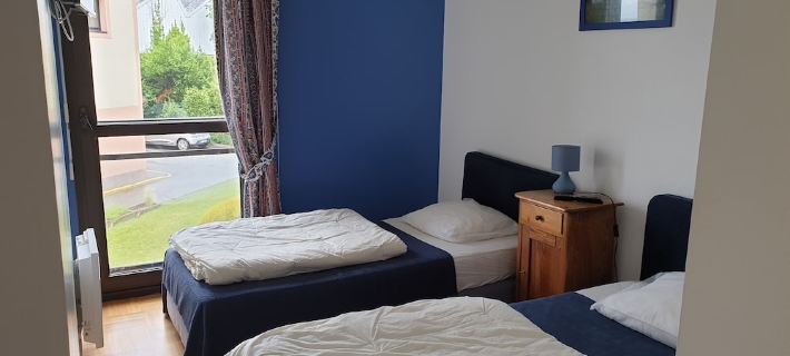 Beautiful Balcony Apartment with sea view in the center of Concarneau 콩카르노 호텔