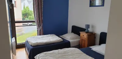 Beautiful Balcony Apartment with sea view in the center of Concarneau Marinarium附近的飯店