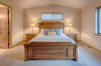 Private 3 BR Cabin in Torreon - The Aspen