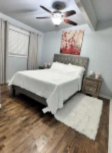 Charming 3-bedroom house with AC and in peaceful city Des Moines near the Marina