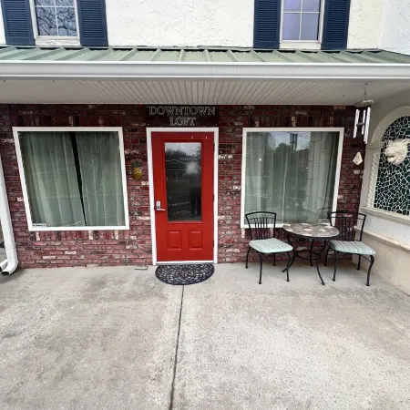 The DOWNTOWN LOFT, on the square, across from Piedmont University, sleeps 4.