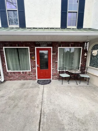 The DOWNTOWN LOFT, on the square, across from Piedmont University, sleeps 4.