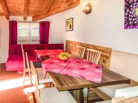 Jacqueline Hotels in Huben