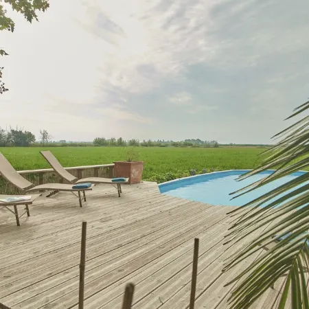La Maison des Vendangeurs , Gîte with swimming pool and bicycles