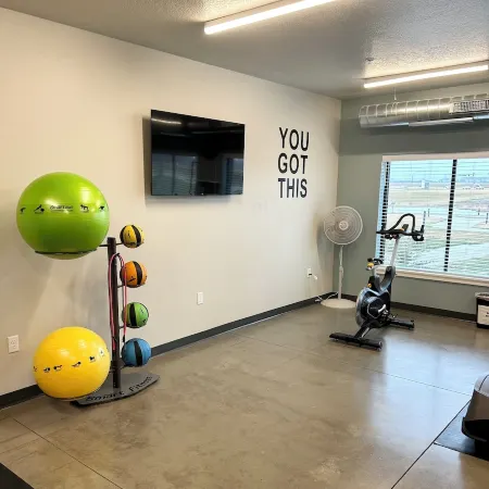 Comfortable 1 Bedroom, Gym, Social Room, Balcony